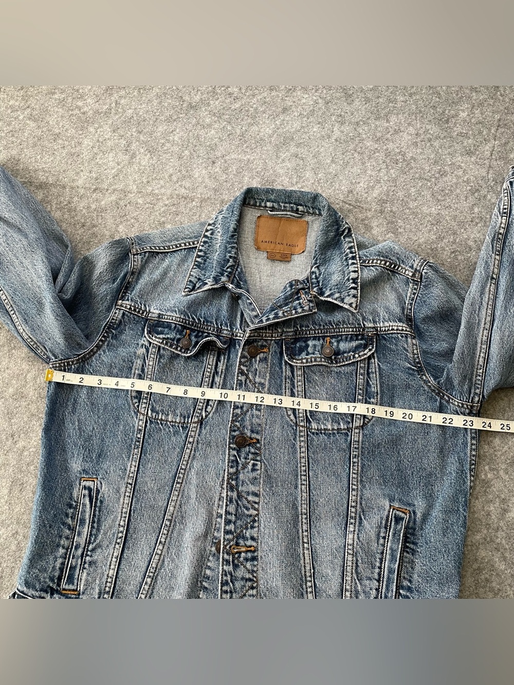 American Eagle Jean Jacket Womens M Blue Denim Trucker Faded Wash 100% Cotton - Picture 10 of 14